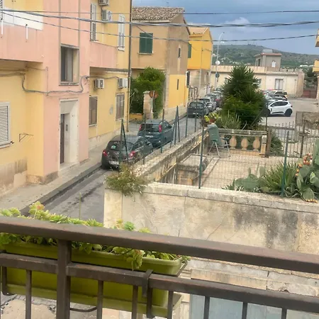Arricrietti House Vakantiehuis Noto